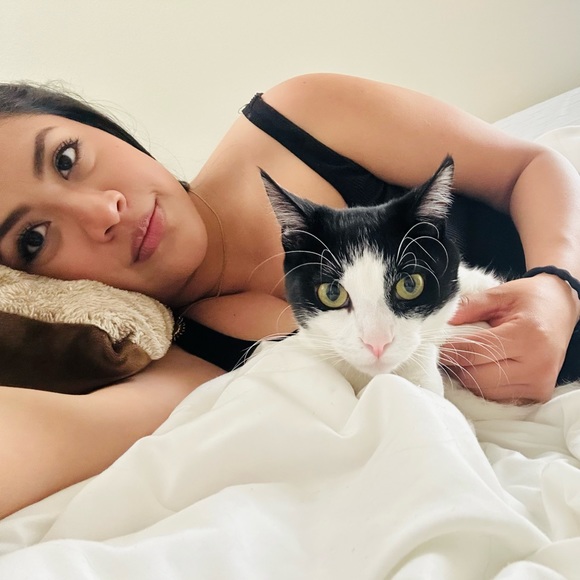 Meet your Posher, Jami 💕 - Picture 9 of 14